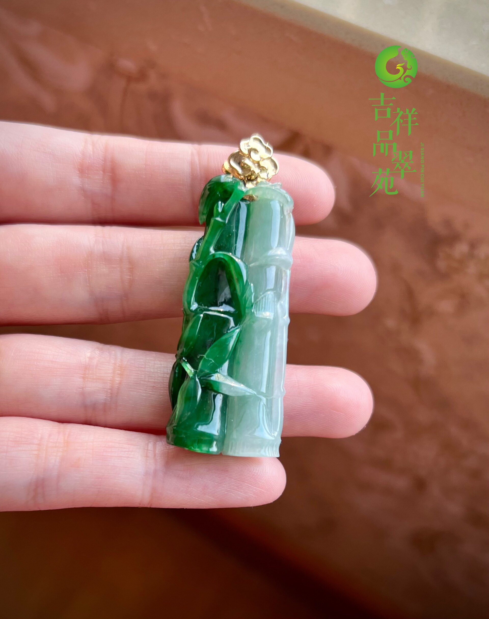 缅甸天然翡翠a货冰糯种辣绿竹节18k金吊坠手工巧雕精品玉石挂件
