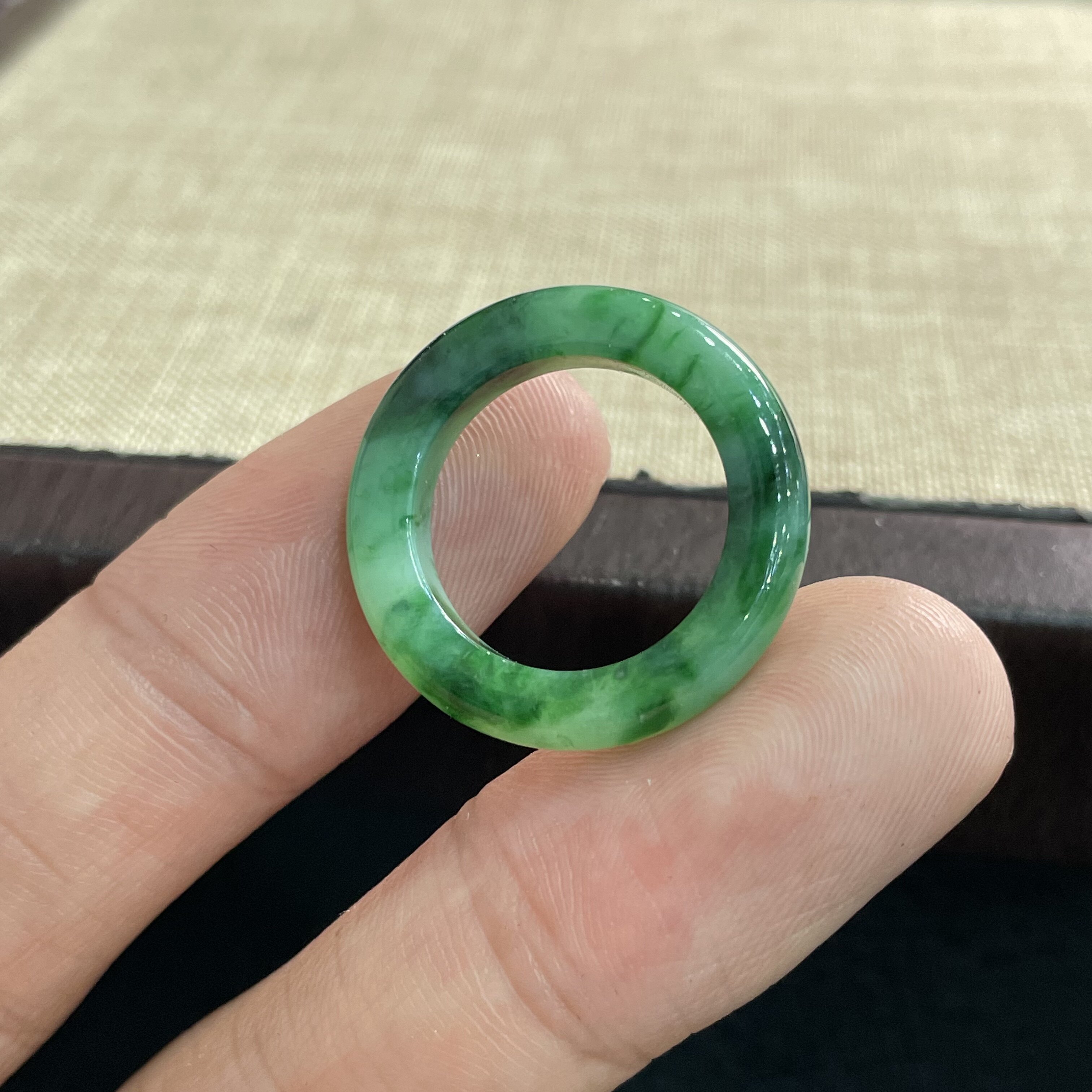 缅甸天然翡翠A货细糯种满色辣绿翡翠指环精品玉石戒指圈口12