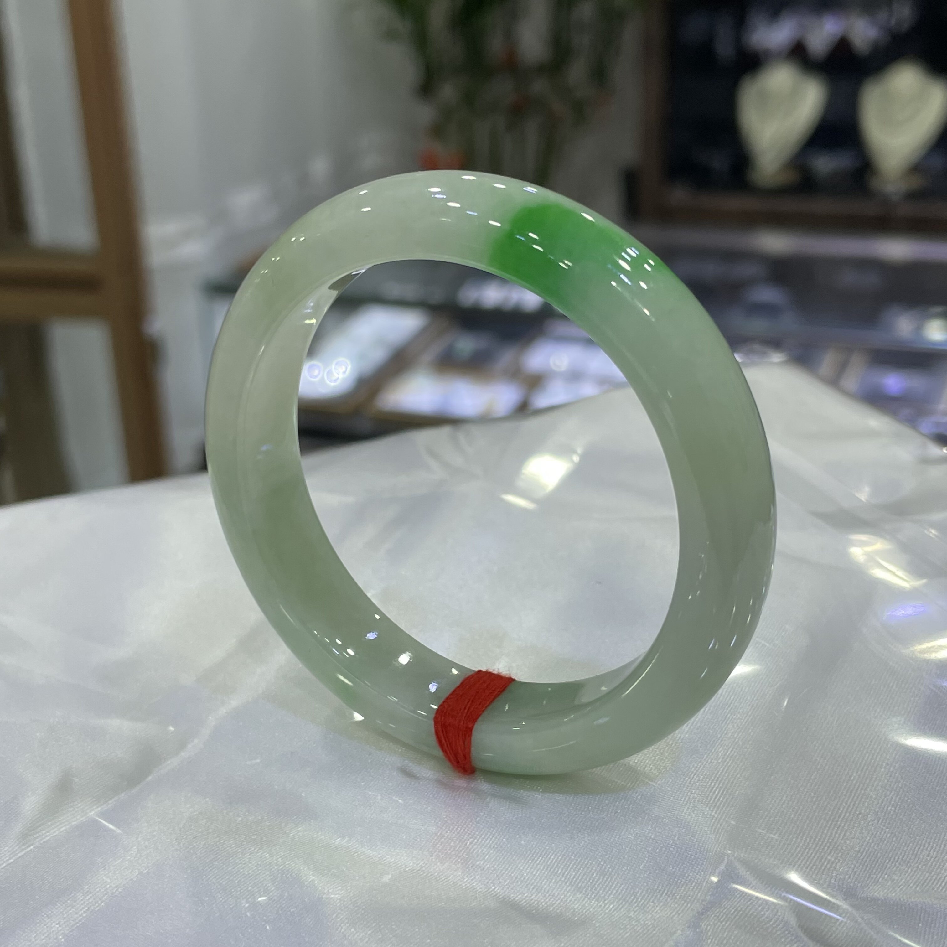 缅甸天然翡翠A货细糯种一抹正阳绿翡翠正圈56.9圈口手镯玉石手镯