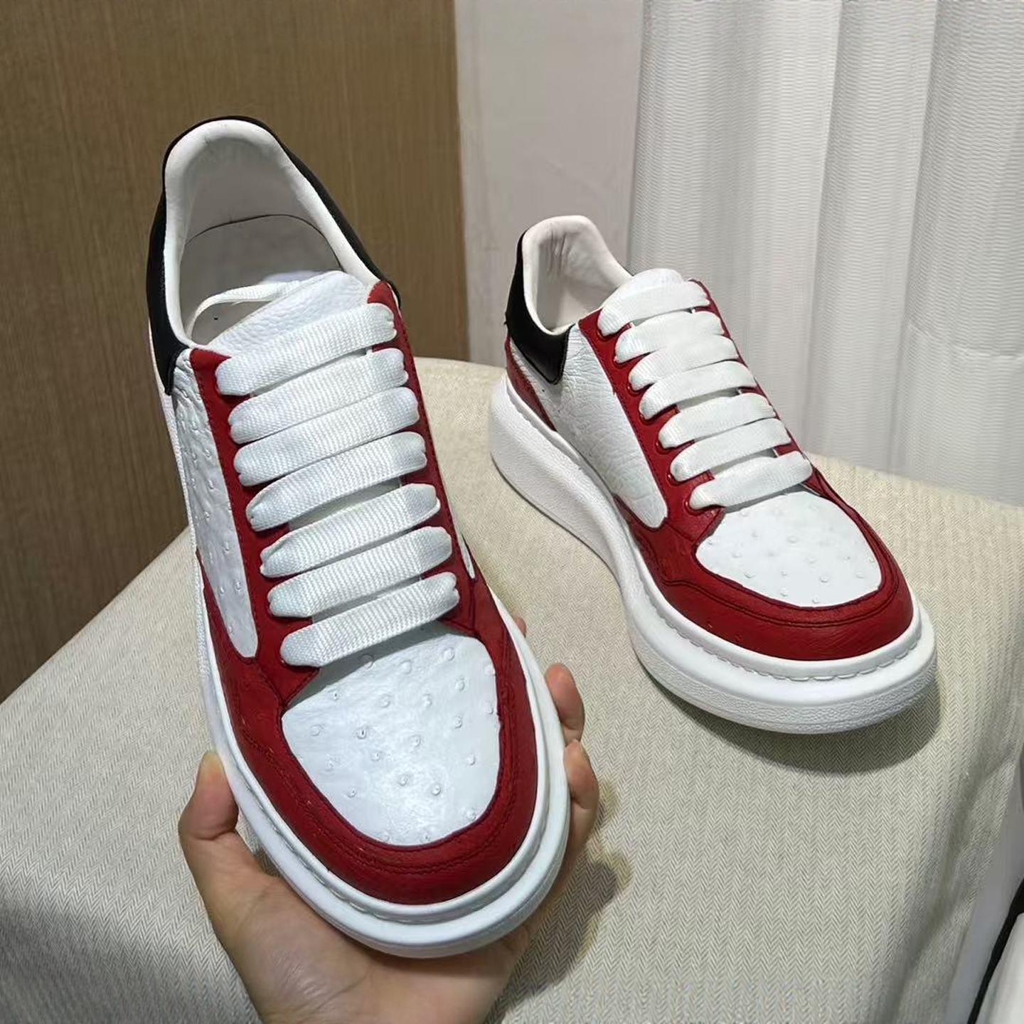 新款鸵鸟皮男鞋拼红色厚底撤柜系带休闲鞋耐磨防滑百搭潮流真皮鞋