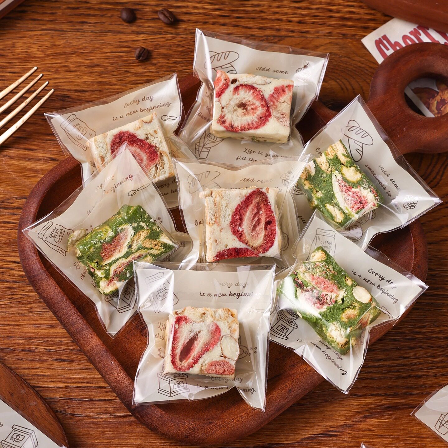 雪花酥包装袋分装面糖果烘焙自封粘曲奇饼干零食品单独立小的盒子