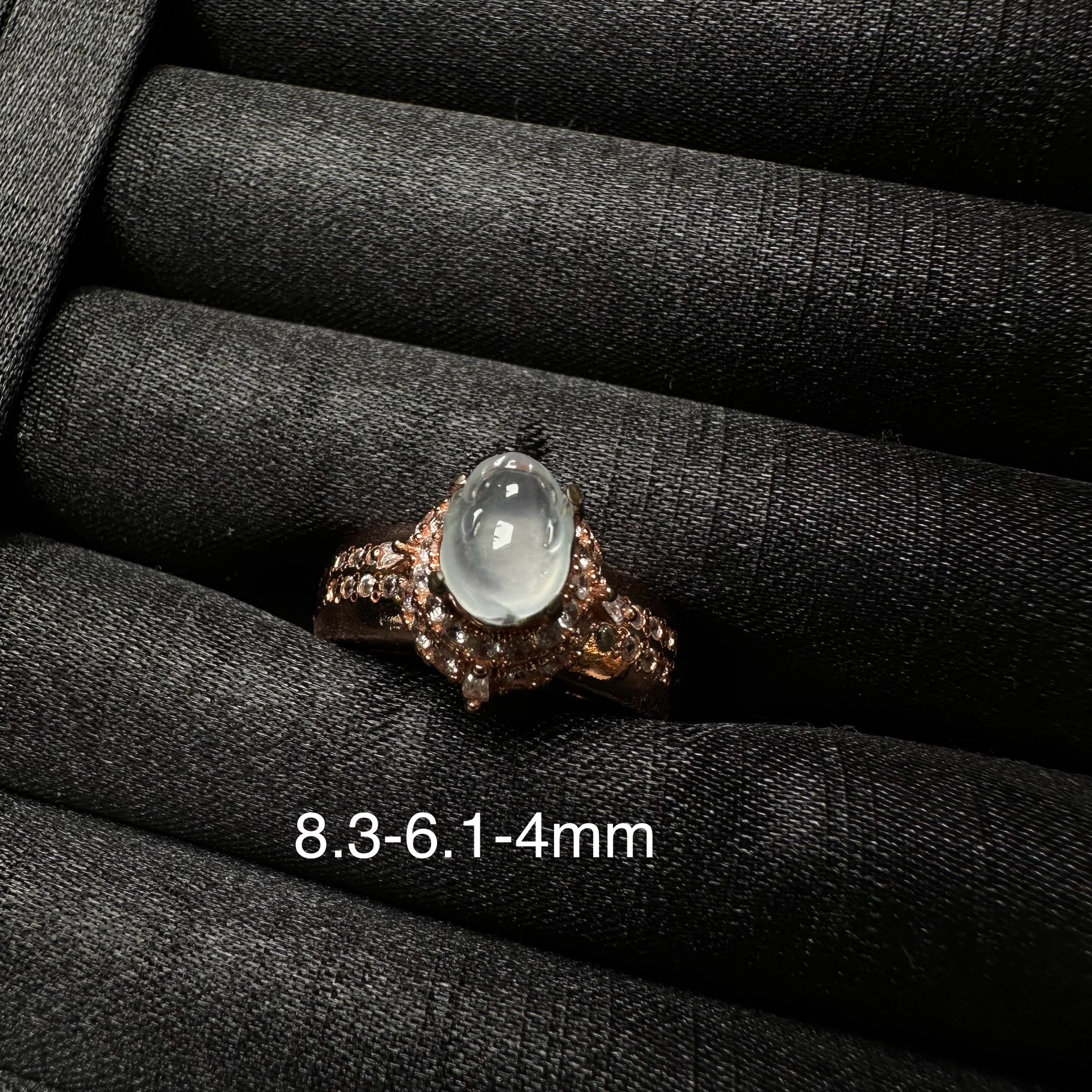 天然A货翡翠冰种蛋面戒指