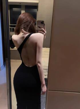 斜边露背连衣裙辣妹风季修身显瘦长款礼服裙御姐气质显身材包臀裙