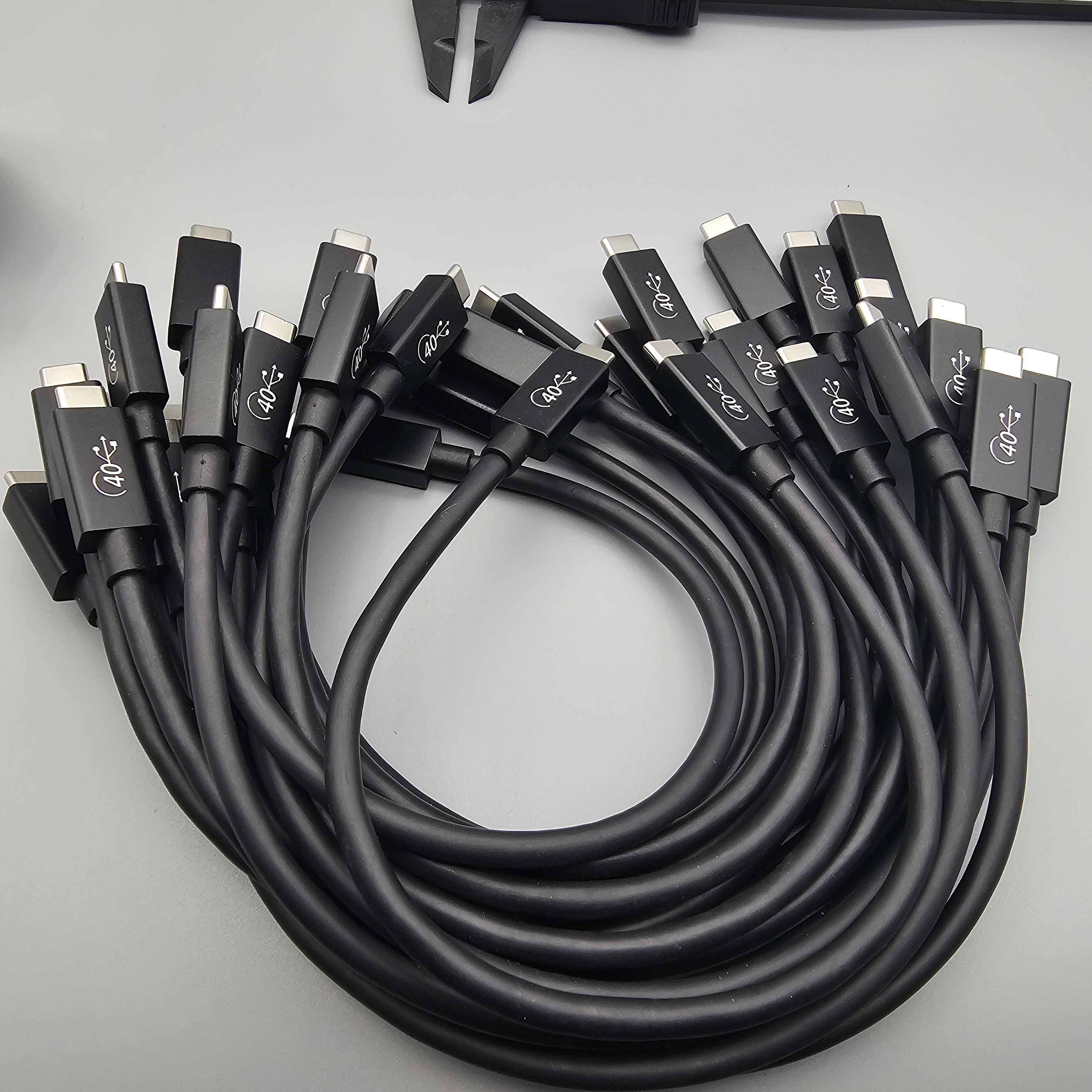 usb4 30cm 240W同轴镀银线USB-C to USB-C接口，支持40Gbps传输