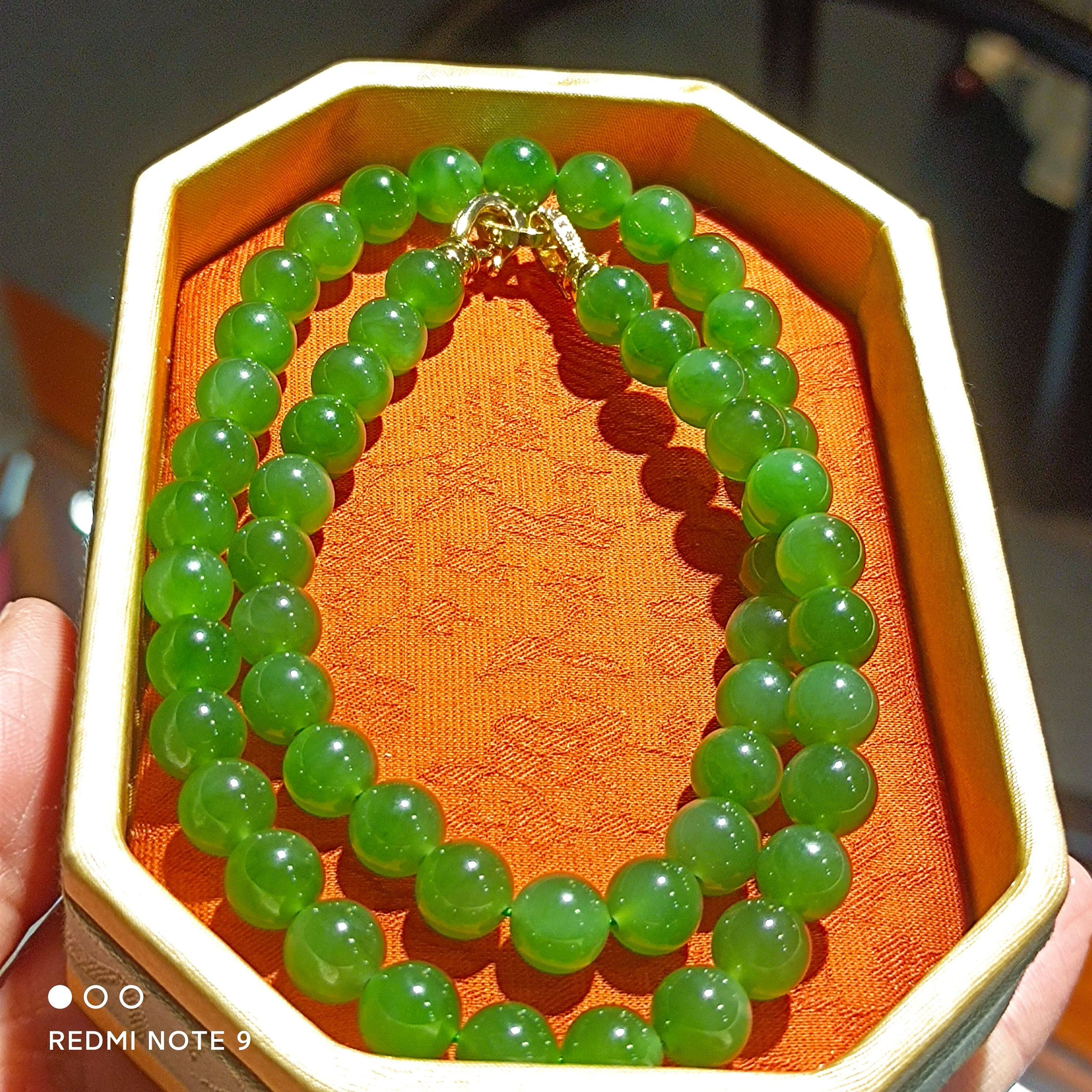 新疆和田碧玉项链阳绿8mm绿颗颗圆润 天然玉石挂链