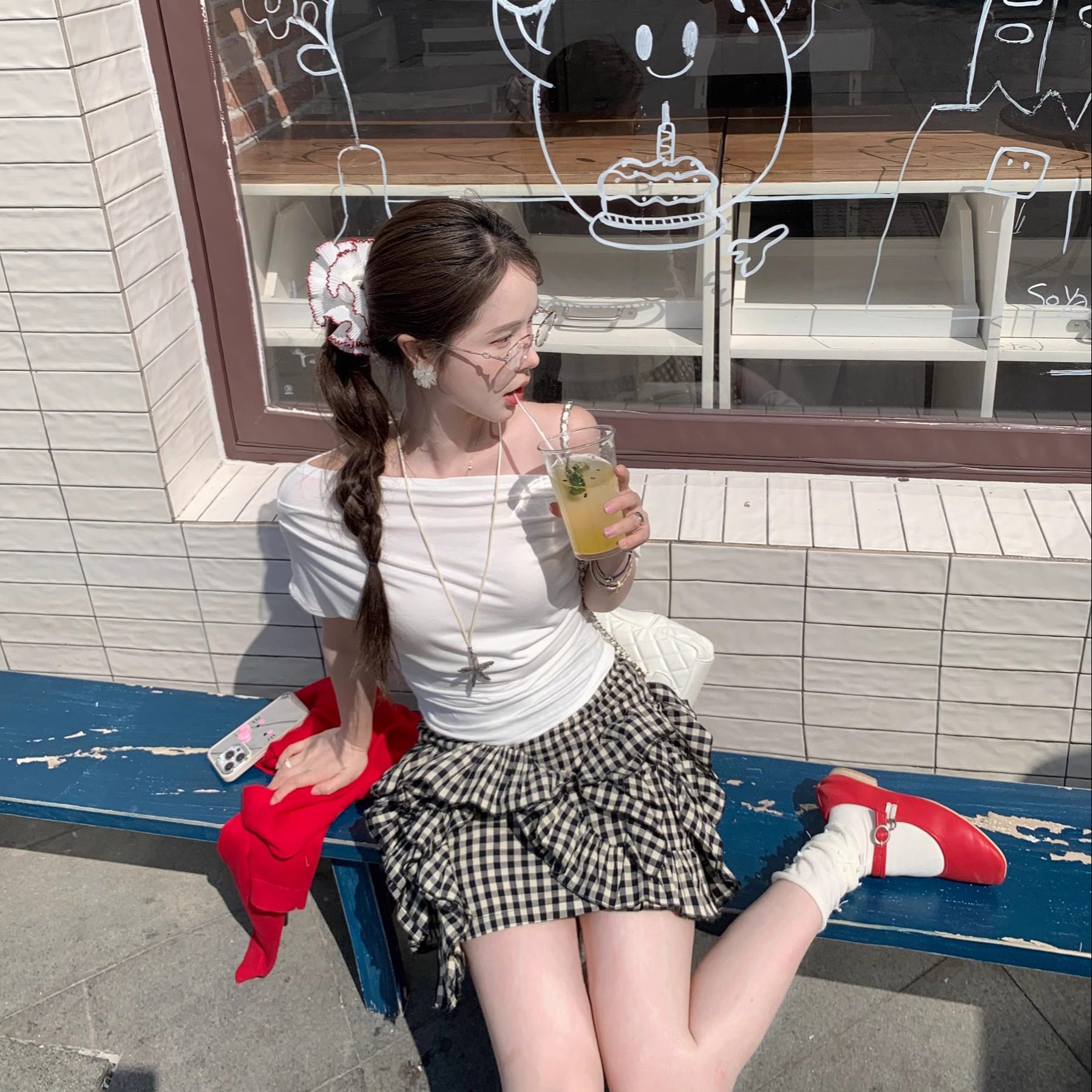 IKOON纸片人显瘦2025新款短袖斜肩一字肩独特漂亮掐腰上衣t恤女夏,女装/女士精品,毛针织衫,淘宝优惠券,粉丝福利购,淘宝优惠卷