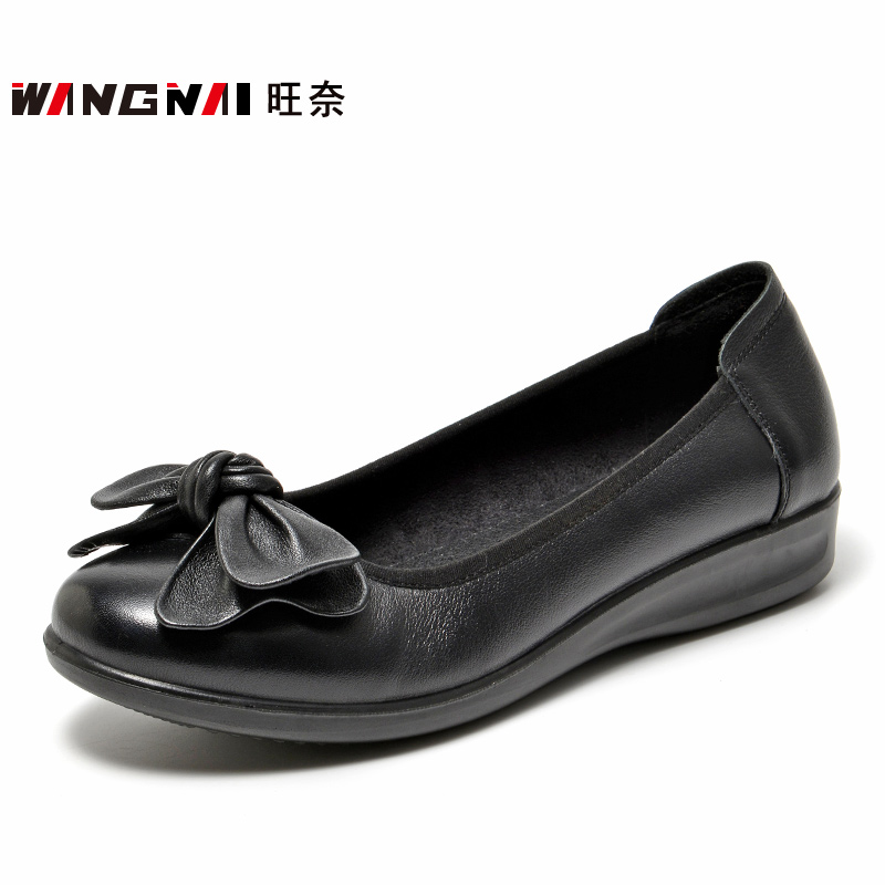春秋天平底41真皮休闲50岁40酒红黑色中年女式单鞋妈妈鞋43大码42