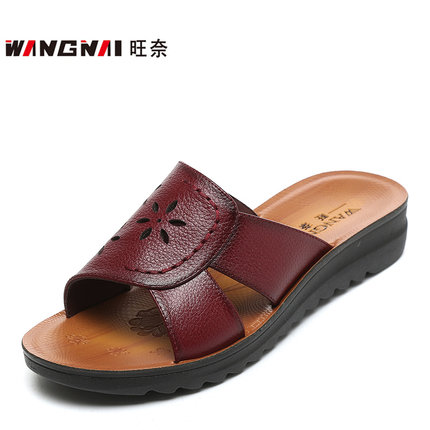 40真皮平底妈妈凉拖鞋夏特大号一字软皮拖42加大码中老年妇女鞋43