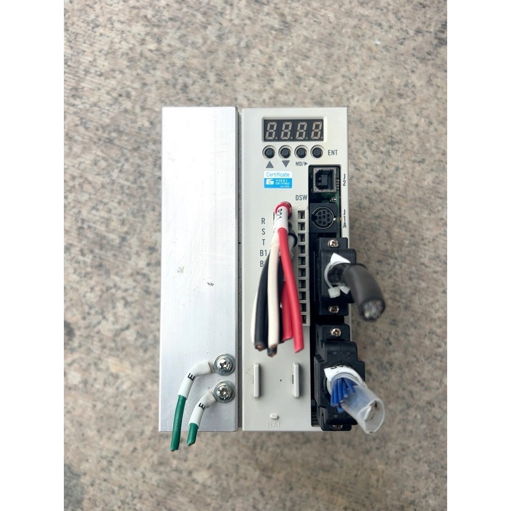 NCR-DCC0A2A-801E电装伺服驱动器 议价