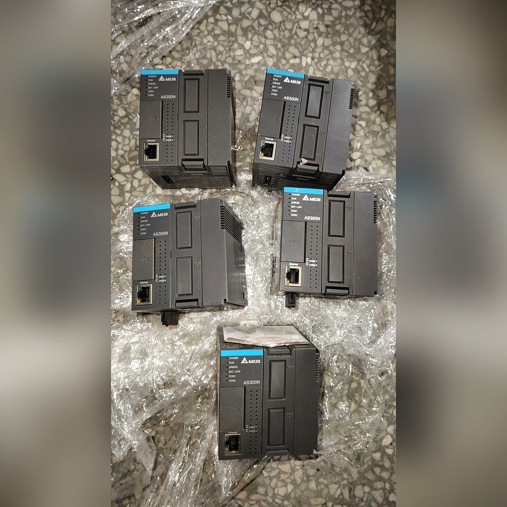 PLC 主机AS300N-A成色很新几乎可充新包好的 议价
