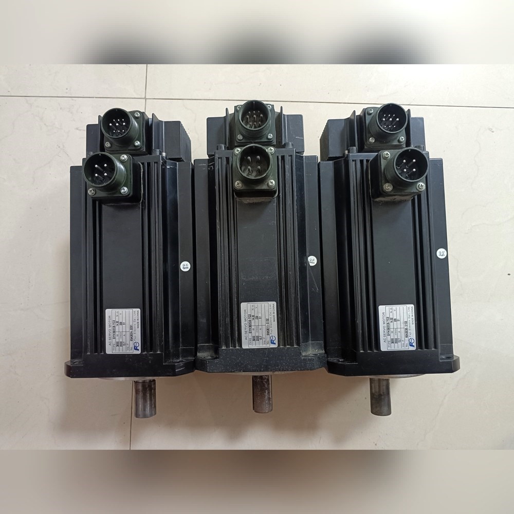 GYH302C6-TC2 富士3kw伺服电机 功能包好 成色 议价