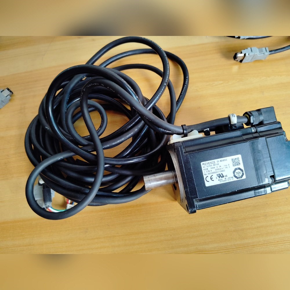 基恩士 SV-M040CS 实物拍摄成色好带线 议价