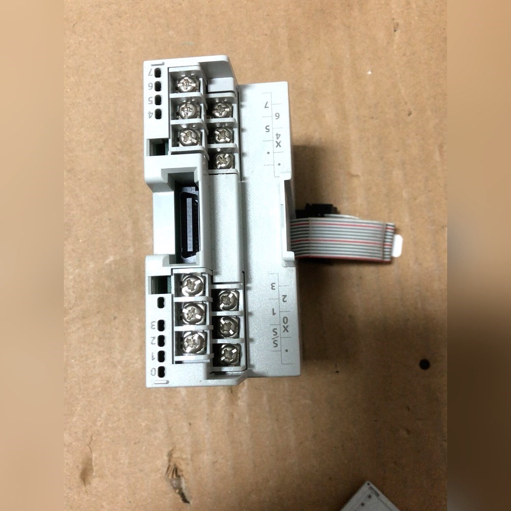 Mitsubishi三菱FX5U模块 FX5-8EXES 议价