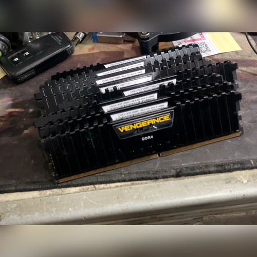 海盗船复仇者2666 内存条16G成色如图所示3600C 议价