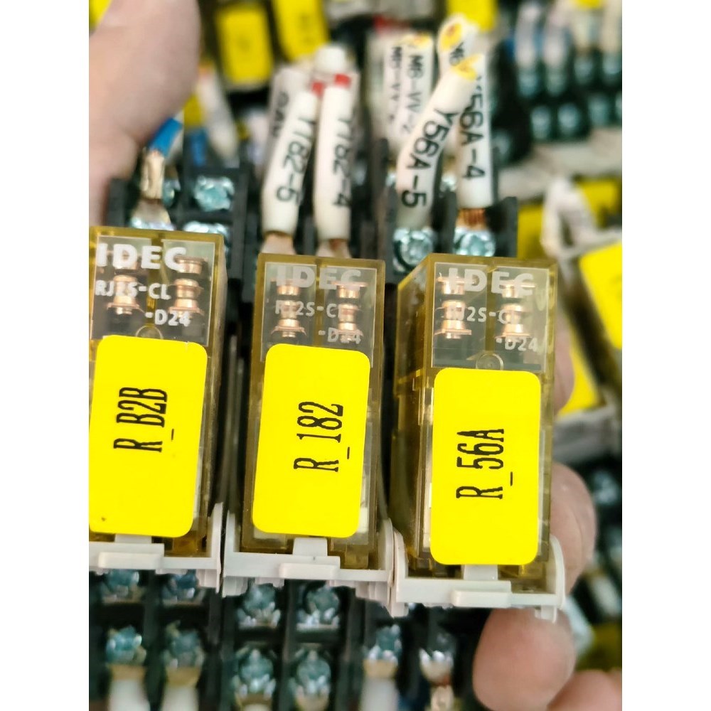 日本和泉IDEC中间继电器 RJ2S-CL-D24 议价