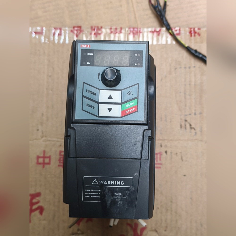 SAJ变频器 ATV13-2SR75GH 0.75KW 议价