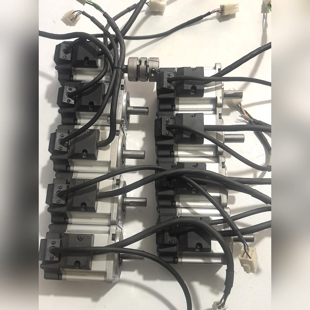 伺服电机 MSMF022L1U2M 9台需 议价