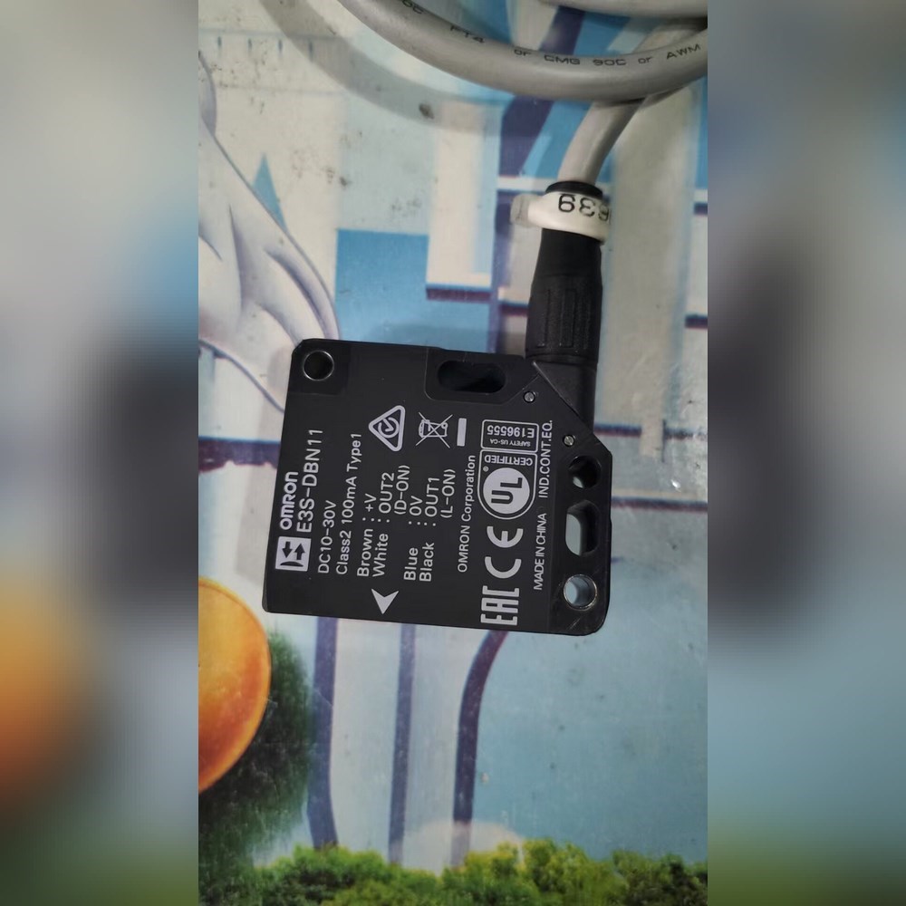E3S-DBN11 光电传感器功能完好 议价