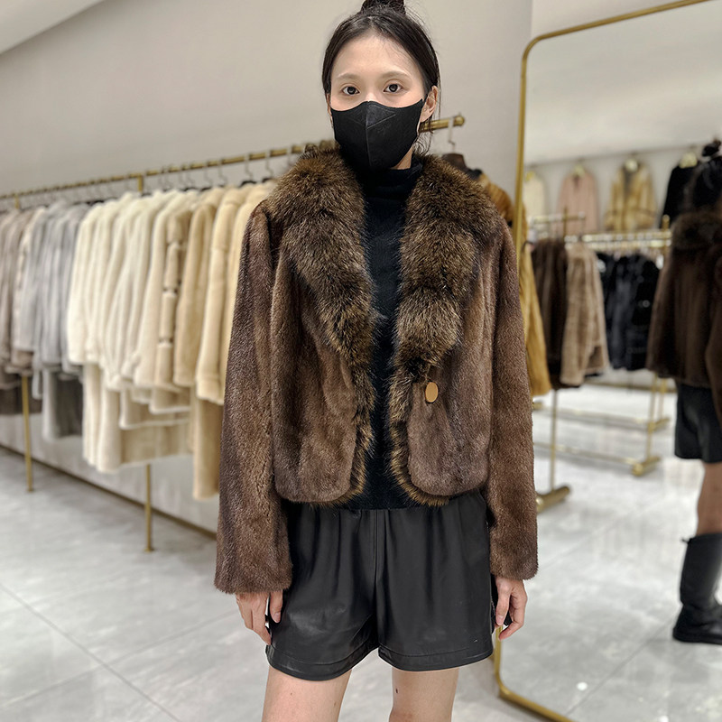 进口鱼貂领咖啡本色小母貂外套女士2024冬季新款整貂短款貂皮大衣
