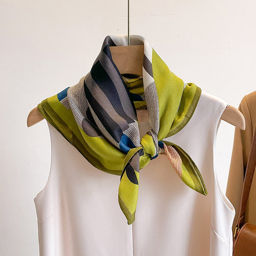 2025新款小马绿色方巾防晒披肩