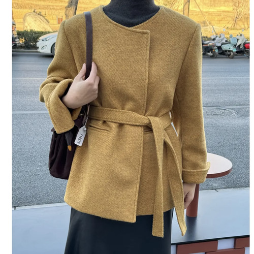 立领显白黄色上衣女2026春季新款韩系Gao级感复古小个子毛呢外套