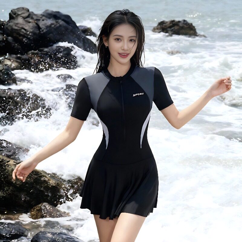 新款运动款沙滩防晒加大码学生款高弹修身显瘦平角裤连体游泳衣女