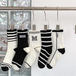 清仓价~百搭透气黑色袜子女字母M运动袜外穿潮ins纯棉中筒袜子女