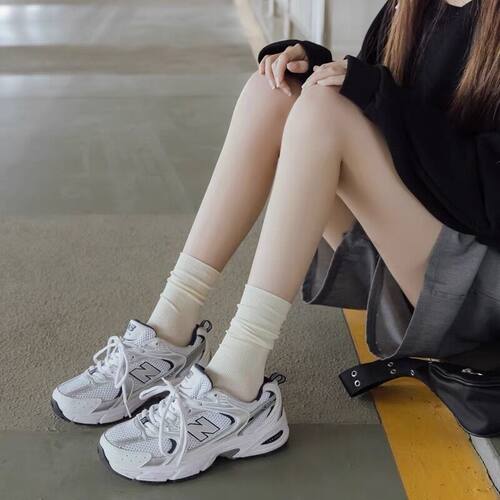 白色袜子女堆堆天鹅绒冰冰中筒