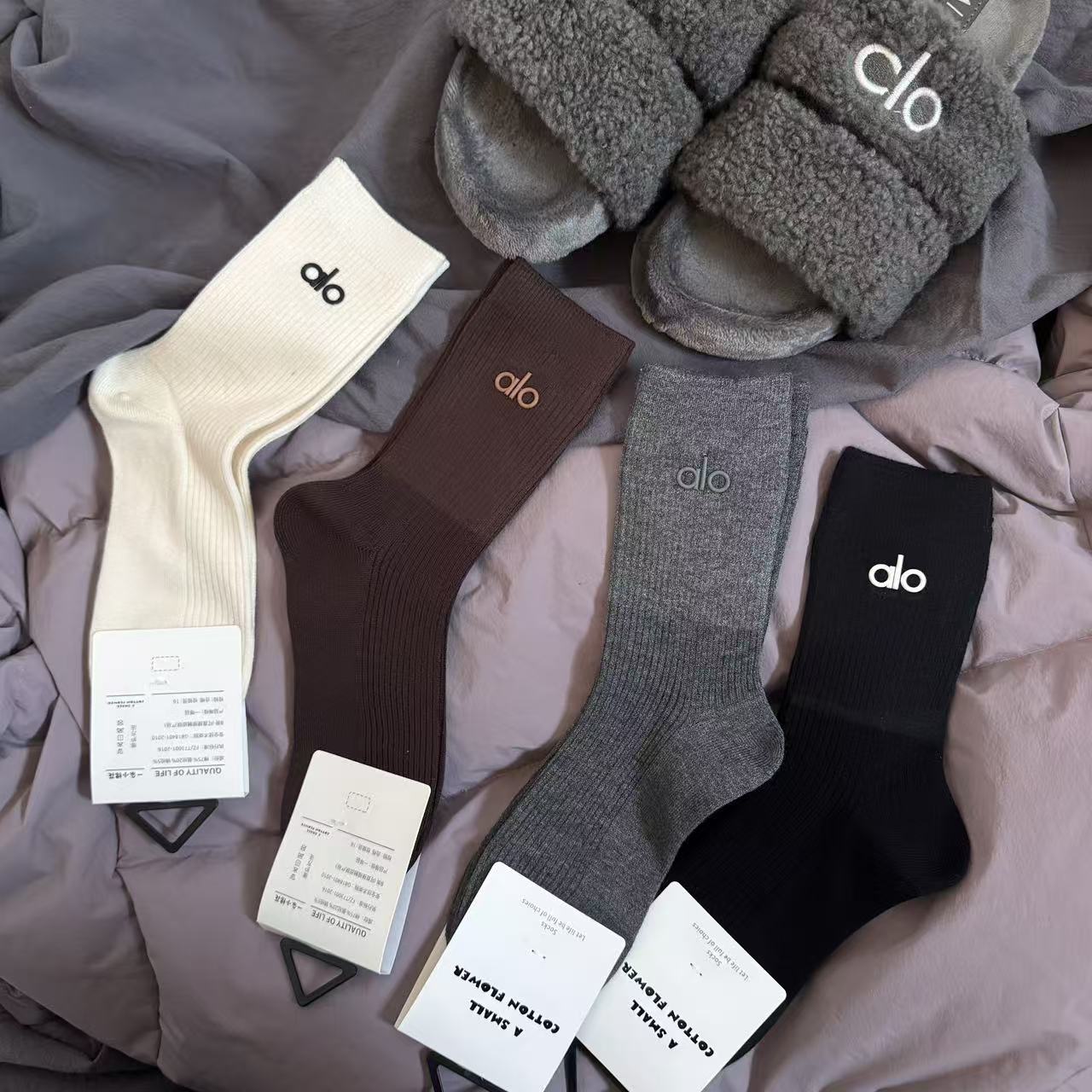 alo字母中筒袜女ins潮纯色竖条坑条袜韩系简约百搭堆堆袜春秋冬款