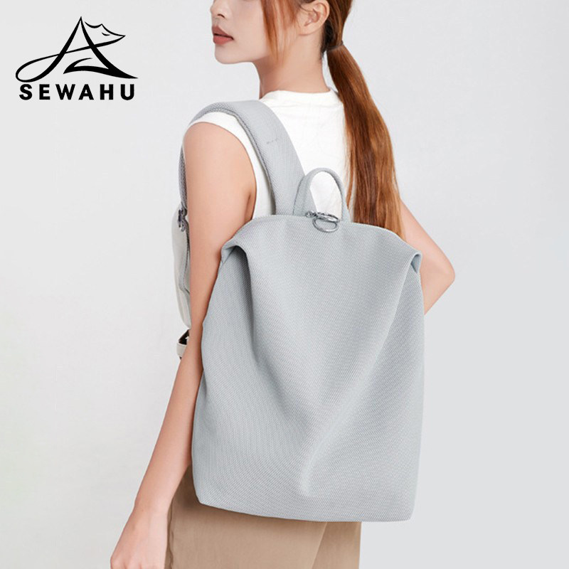 大容量轻便双肩包女2025新款上班通勤电脑背包设计感小众旅行书包