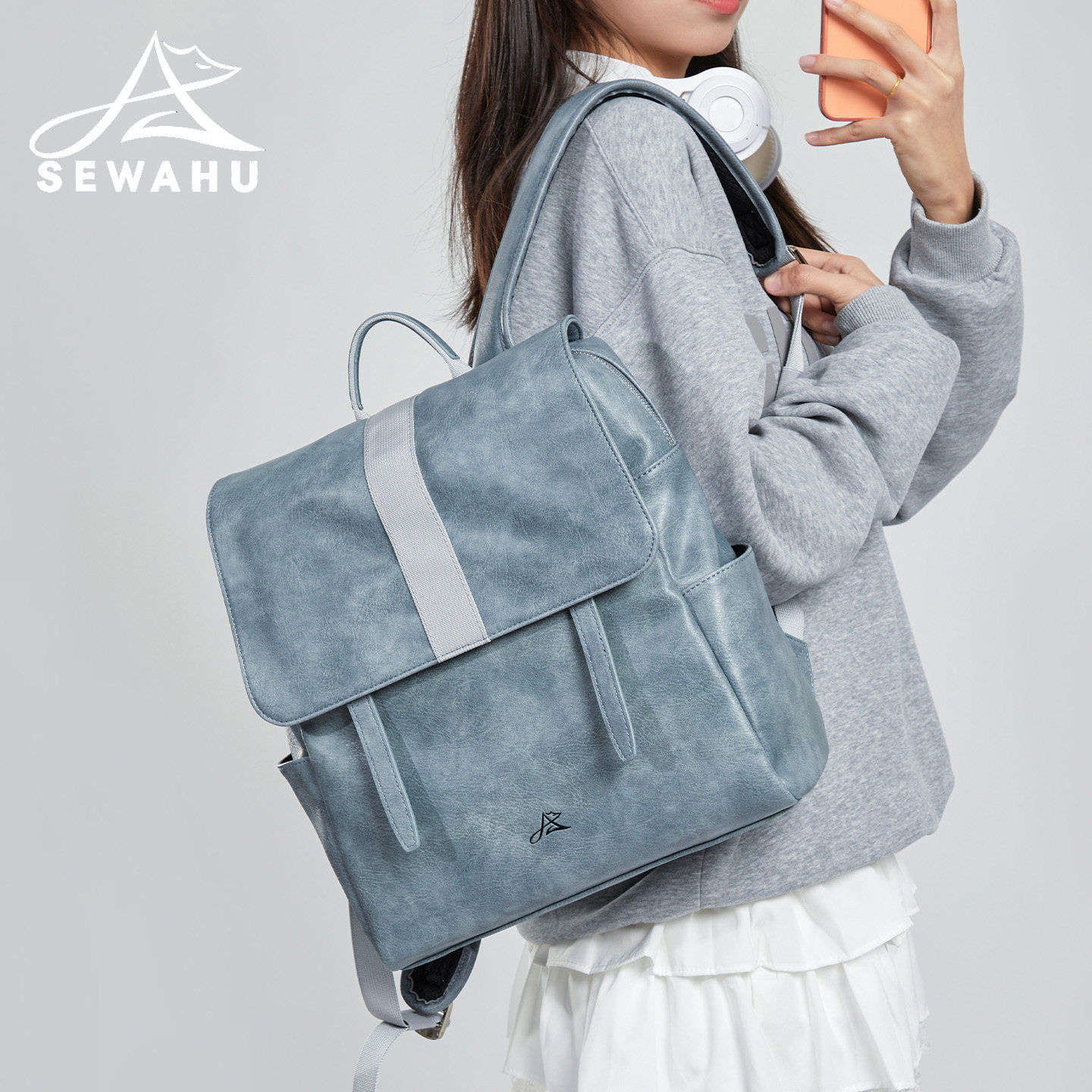 高级感小众双肩包女2026新款大容量上班通勤皮质电脑背包学生书包