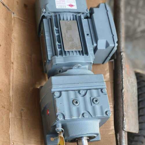 SEW-EURODRIVE减速电机 R37 DRN71M4/--议价商品