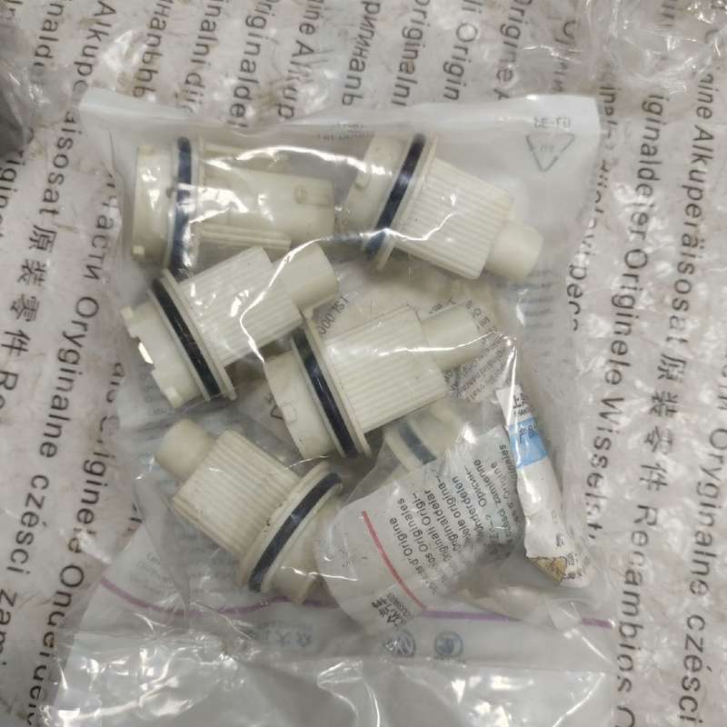 特B5领驭转向灯座原厂正品库存件标价为单个价格 大众--议价商品