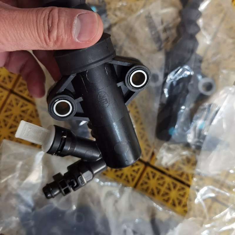 马自达昂克赛拉原厂离合器分泵--议价商品