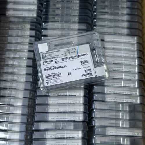 全新英特尔P4510 1T U.2 零售版 固态硬盘--议价商品