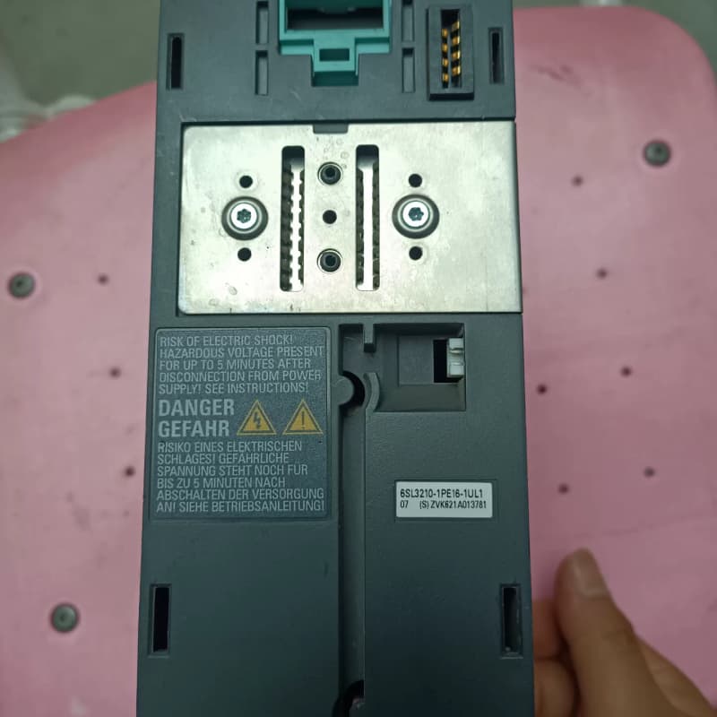 一台二手拆机西门子/SIEMENS变频器。型号:6SL321--议价商品