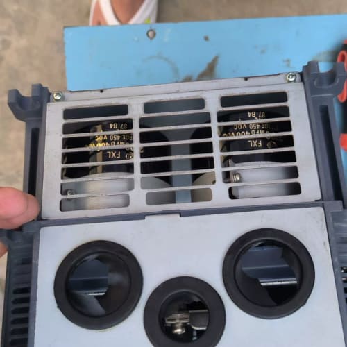 富士11kw电梯变频器拆机外壳一套，安装脚齐全，带风扇，主电--议
