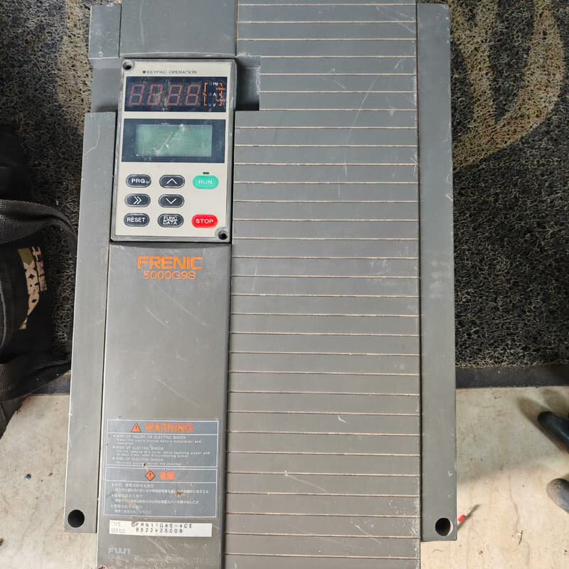 富士变频器15KW 拆机两台。功能包好,一台断了两个脚,一台--议