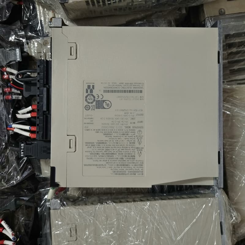 安川总线驱动器SGD7S-2R8A10A002,二手正常拆机--议价商品