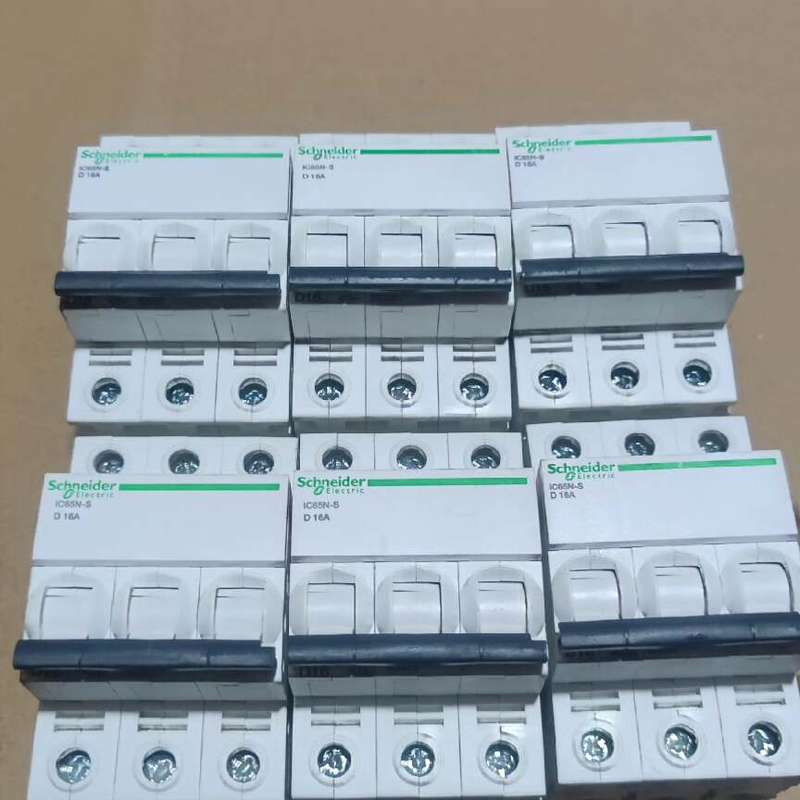 施耐德D16A空开,成色漂亮,保正品--议价商品