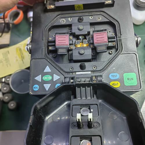 吉隆KL-280光纤熔接机，功能完好，开机正常。三合一夹具设--议价