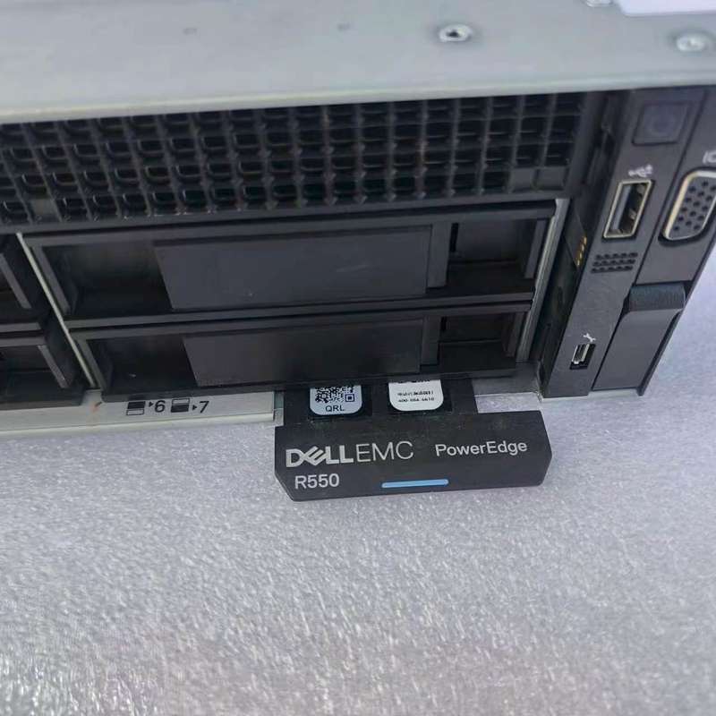 戴尔R550准系统 3.5寸8盘位 单电源600W--议价商品
