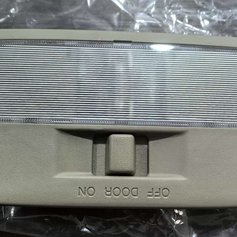 马自达原厂后排阅读灯总成,型号D350-51-310E,适用--议价商品