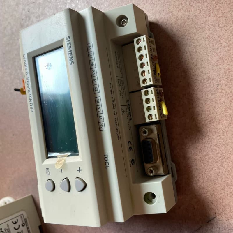 西门子温控器 RWD62 配件价处理，图片实拍，不包好，售--议价商
