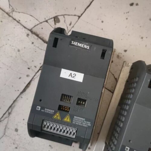西门子220V550W变频器两台，成色可以，功能包好，详情见--议价商