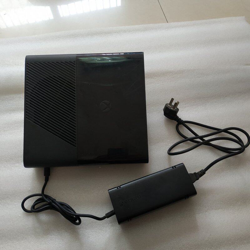 原机配置 Xbox 360E 一台带原装电源通电的--议价商品