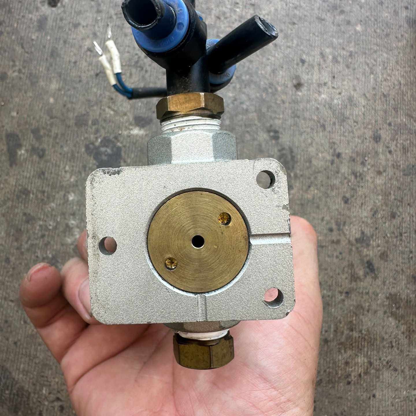 议价--（二手拆机）SMC大流量真空电磁阀VT325，电压100V，