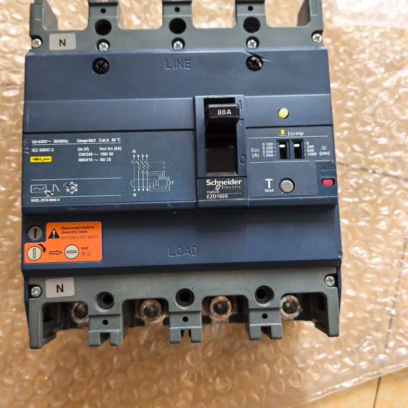 施耐德塑壳断路器EZD250E,4P四极,80A,二手拆机,--议价商品