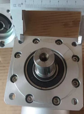 750w直角行星减速机：速比1比10∥一台ZPLF090一L--议价商品