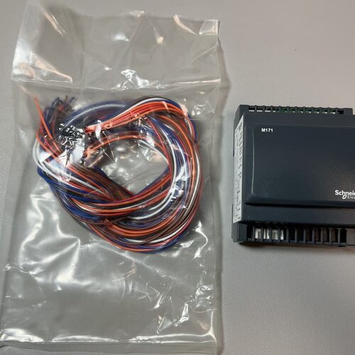 施耐德全新原装TM171OBM22R，数量1个，单价471.--议价商品